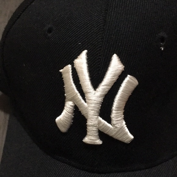 Urban Rapper NY yankees cap - Picture 2 of 5